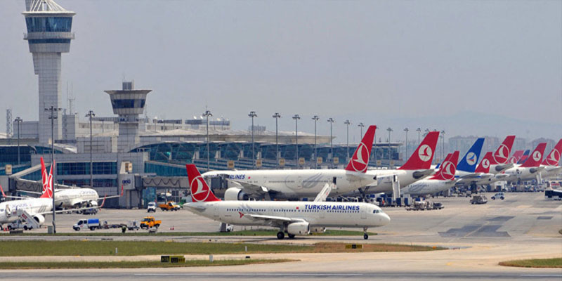 كانت متجهة للقاهرة: طائرة تركية تتعرض لحادث في مطار إسطنبول
